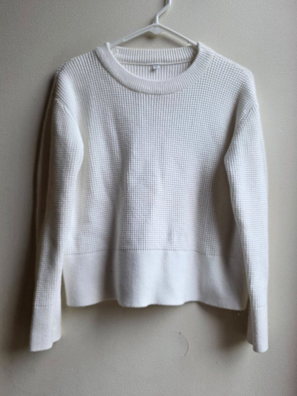 Amazon White Waffle Knit Sweater Size Medium